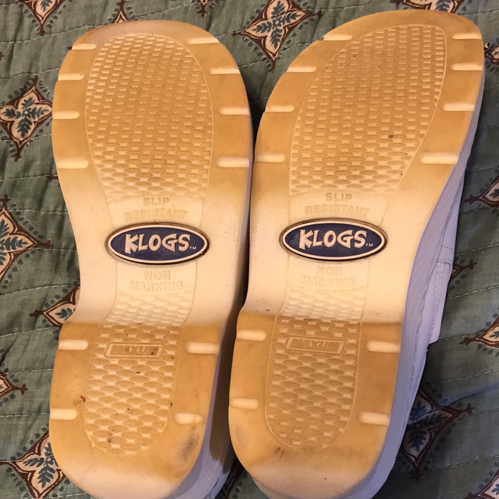 White KLOGS Nursing shoes. Shoes run a bit large. - Picture 8 of 11